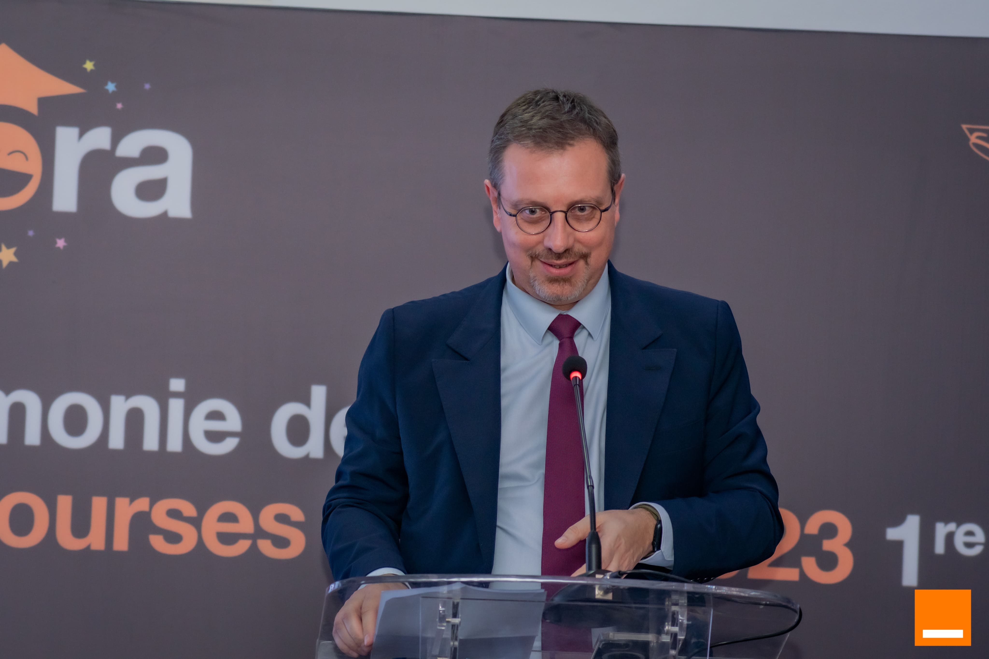 83b55e0fbf284db2e52a01d7252792b2